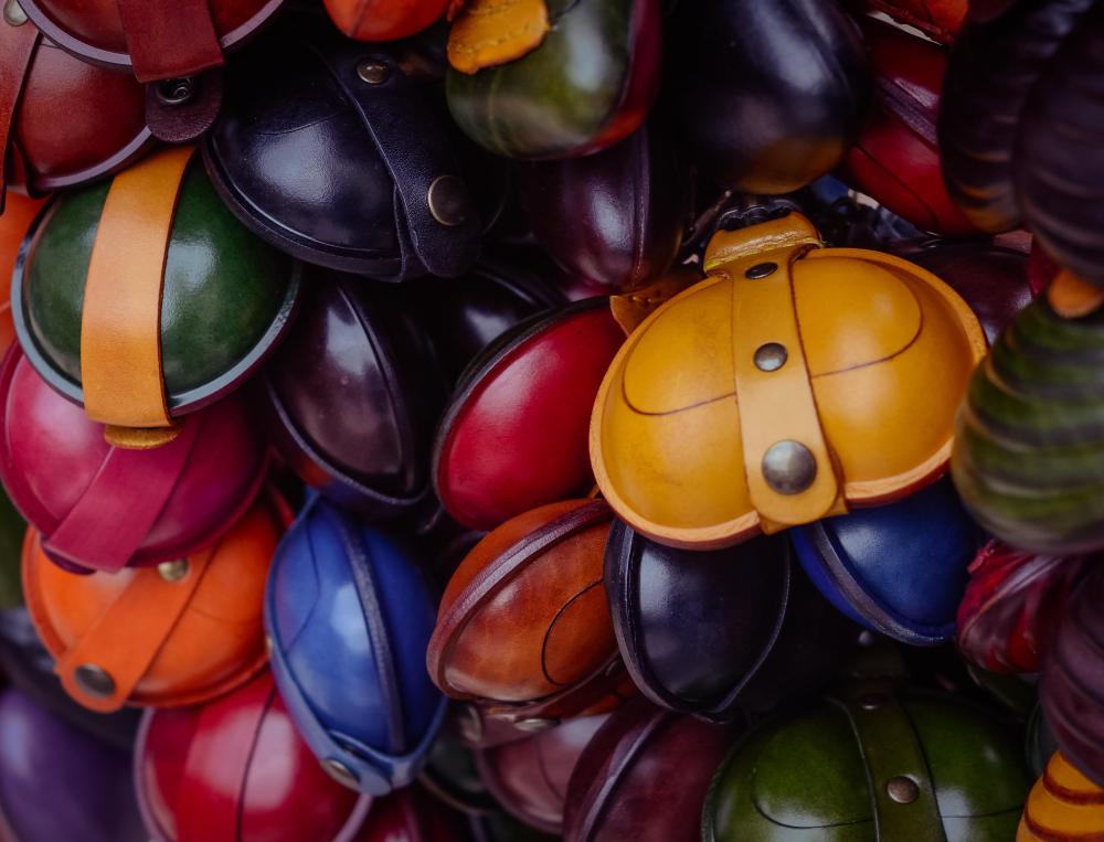 Awls can be used for making leather goods, such as handbags.