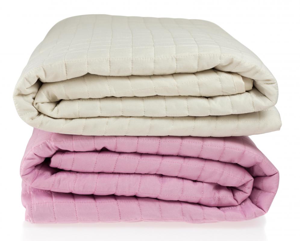 Duvet covers are sometimes made of ringspun fabric.