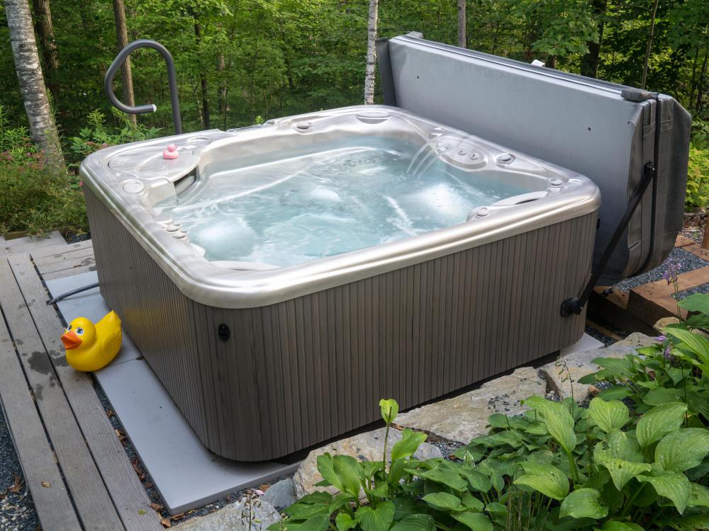 Private hot tubs are an amenity typically offered at garden apartments.