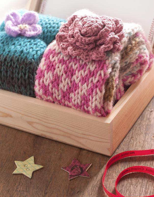 The ideal size of knitting needles depends upon which type of yarn is used.