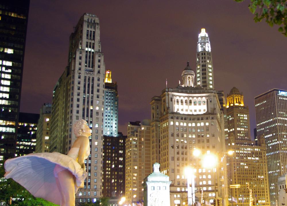 The Chicago skyline displays several tall buildings.