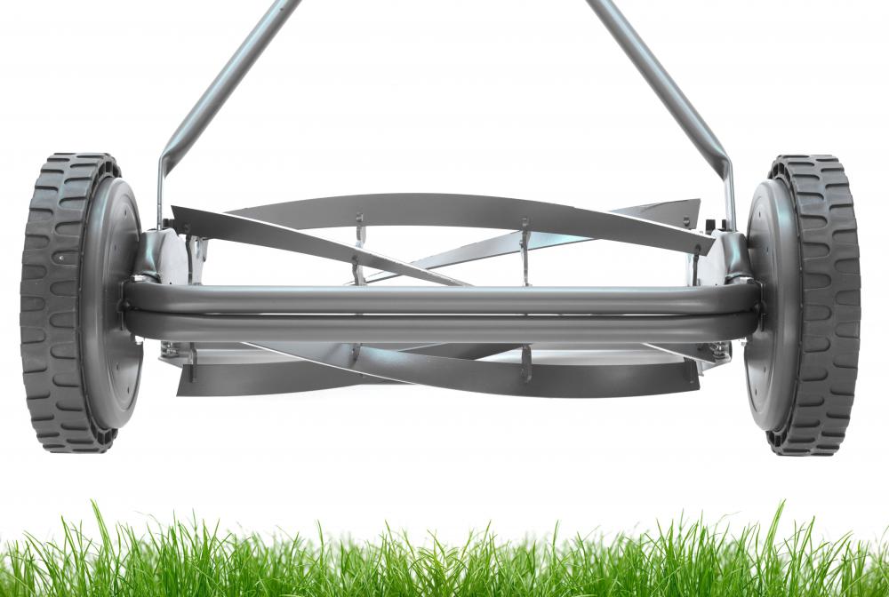 Reel mowers tend to suppress the release of pollen.