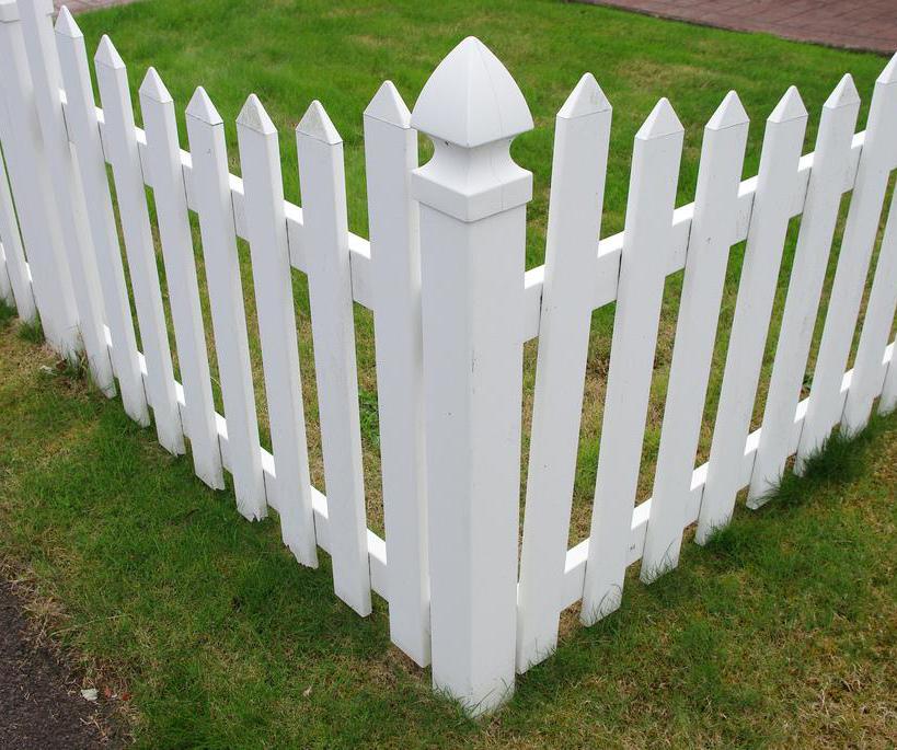Vinyl fences may have the capability of withstanding weather extremes.