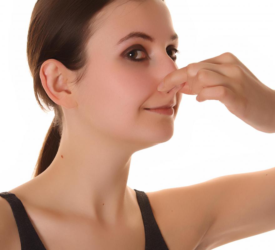 Vacuuming and dusting vinyl upholstery on a regular basis can prevent unpleasant odors due to bacteria.