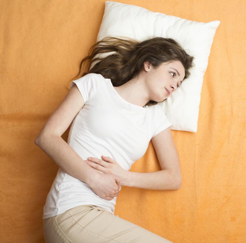 Symptoms of hemorrhagic fever may include abdominal pains.