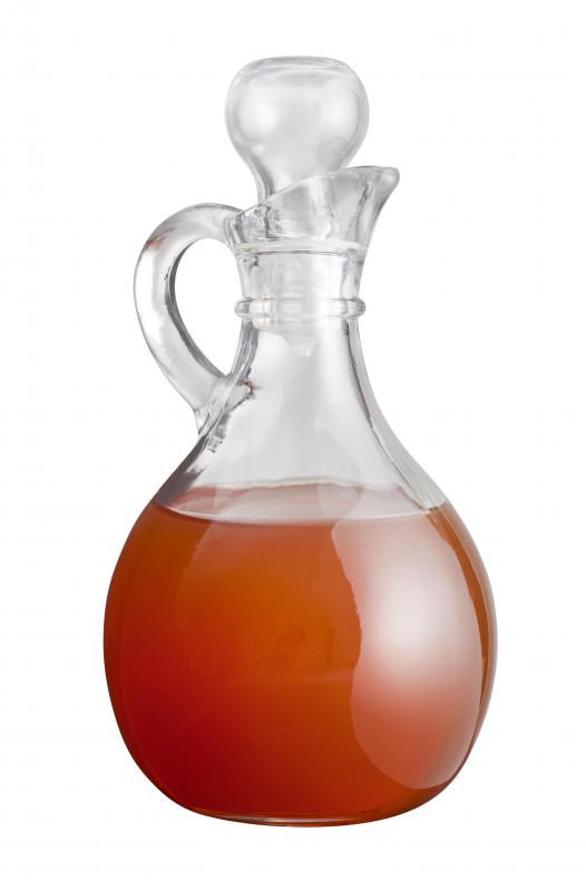 What are Some Uses for Apple Cider Vinegar? (with pictures)