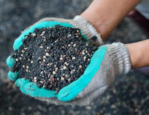 Compound fertilizer can include organic and inorganic elements.