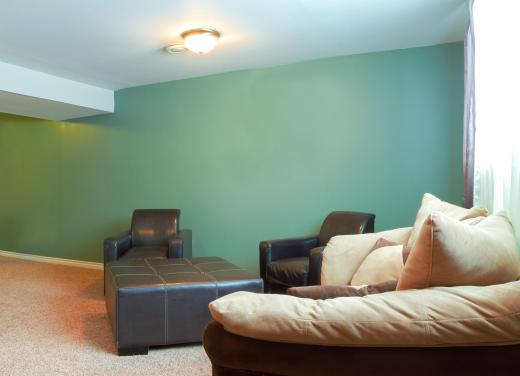 Empty walls can make a living room feel empty and uninviting.