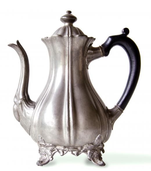 A tea pot.