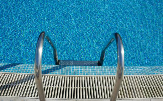 A floating pool alarm can be tied to a pool ladder.