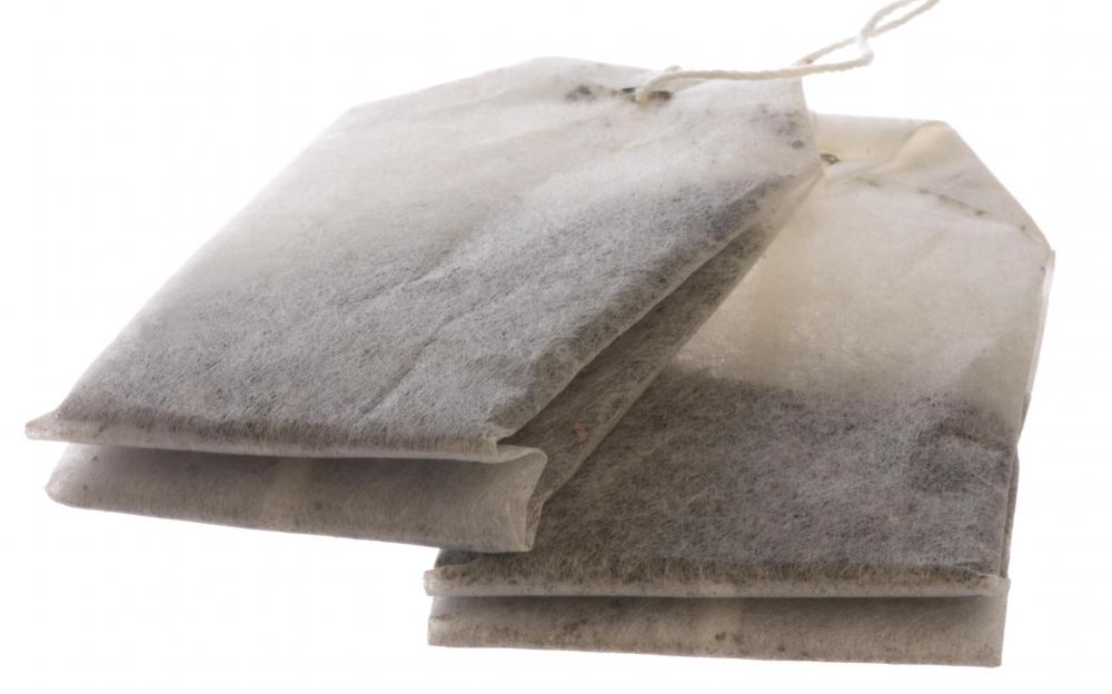 What Kinds of Things can I Compost? (with pictures)