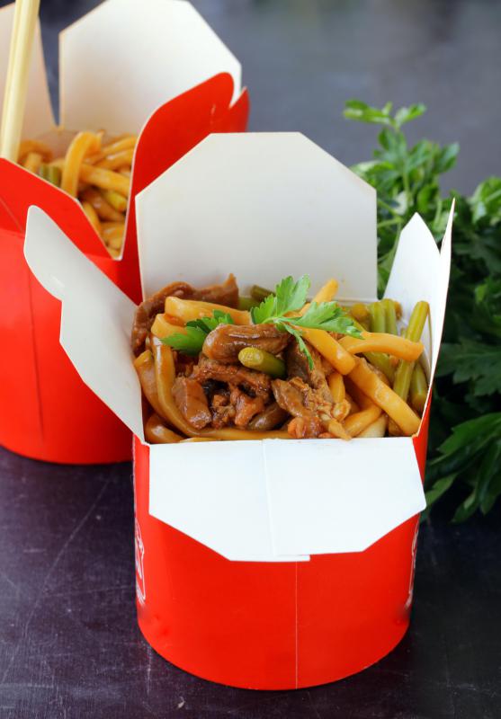 What are the Different Types of Range Hoods? (with pictures)