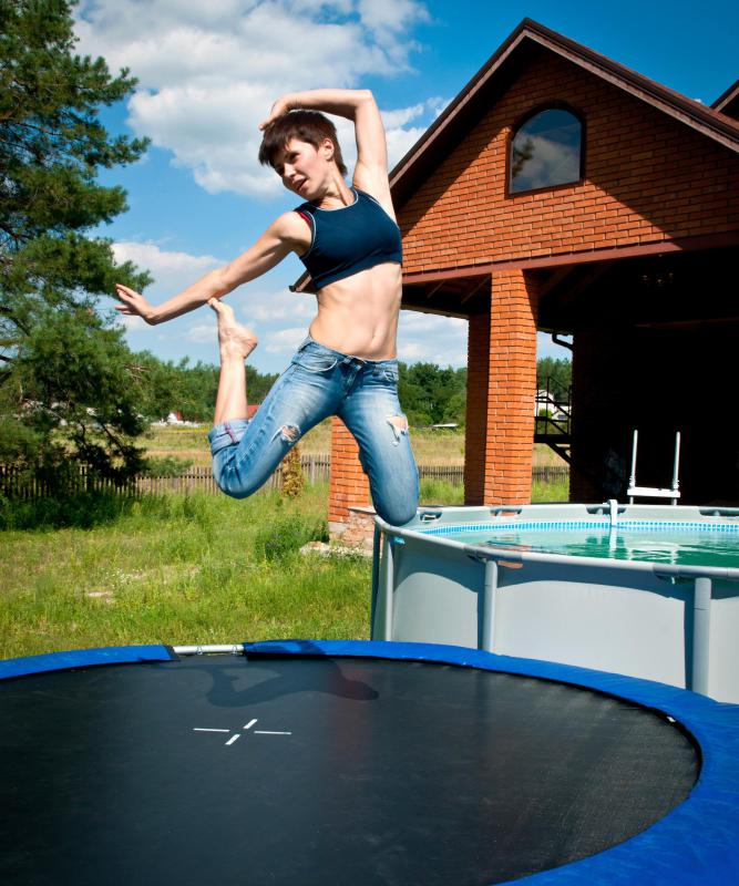What Are the Pros and Cons of Backyard Trampolines?